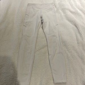 NWOT white lululemon leggings with side pockets size 4